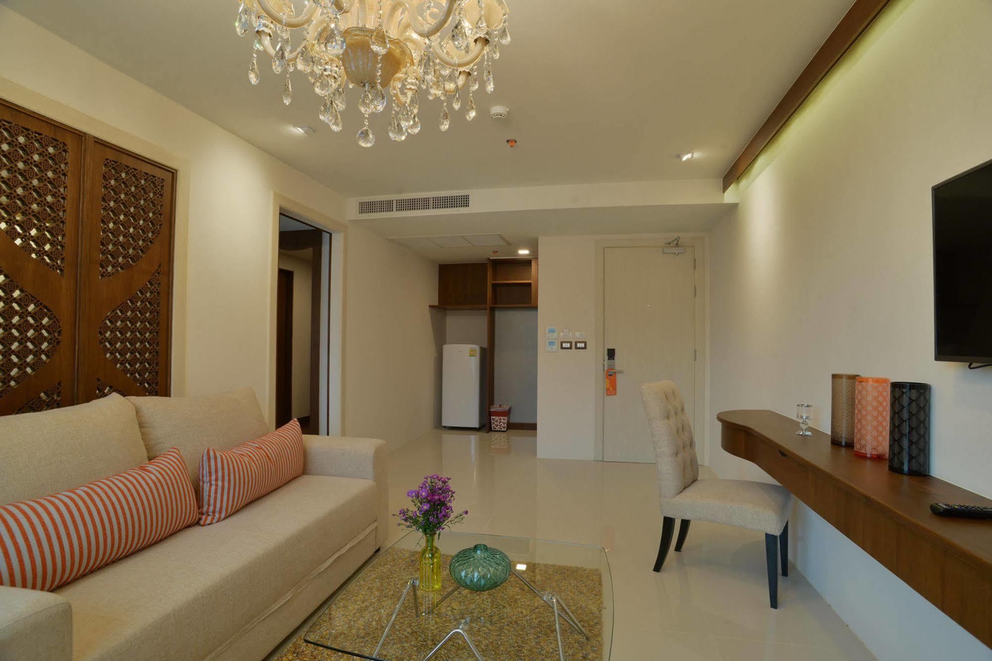 Baisirimaya Hotel Chiang Mai Bagian luar foto