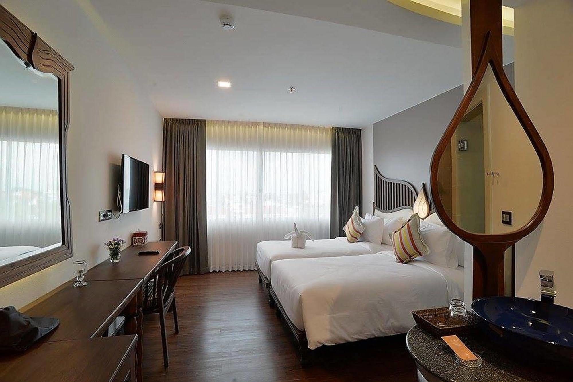 Baisirimaya Hotel Chiang Mai Bagian luar foto