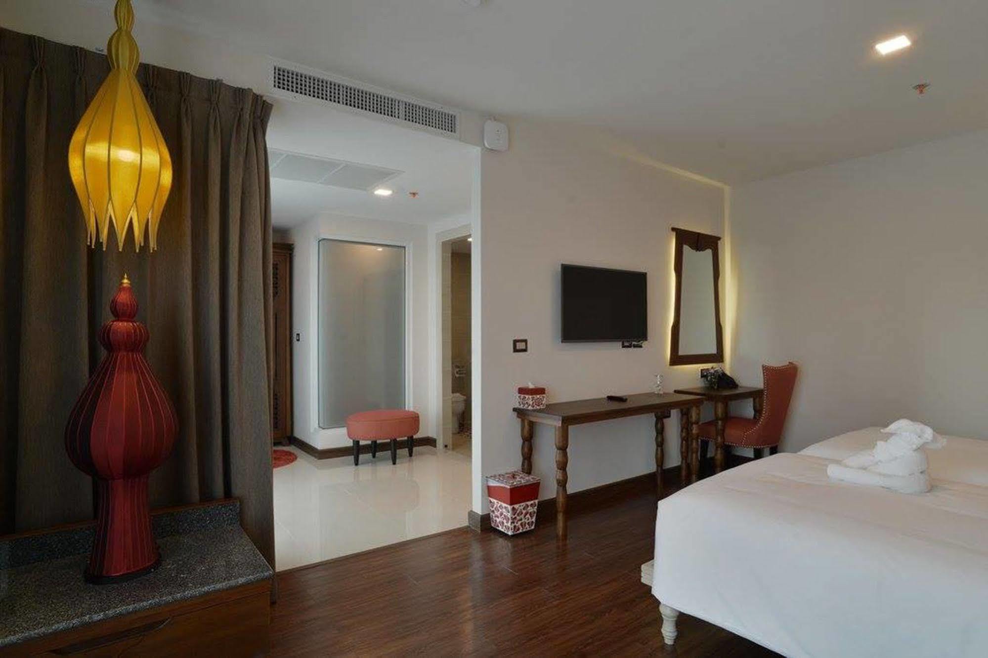 Baisirimaya Hotel Chiang Mai Bagian luar foto
